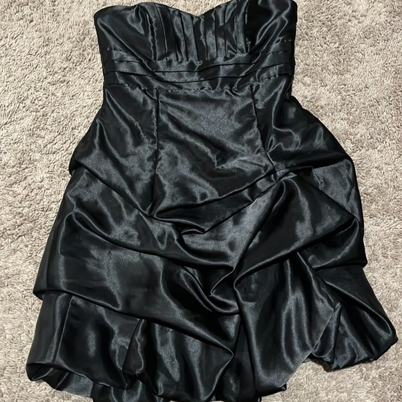 Jessica McClintock Black strapless formal dress in size 1 - Picture 2 of 2